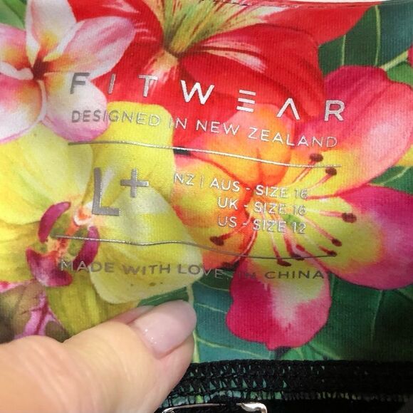 FITWEAR FASHION - NWT- L Sz 12 Tropic Power Leggings. Super Soft & Sculpting - Picture 6 of 14